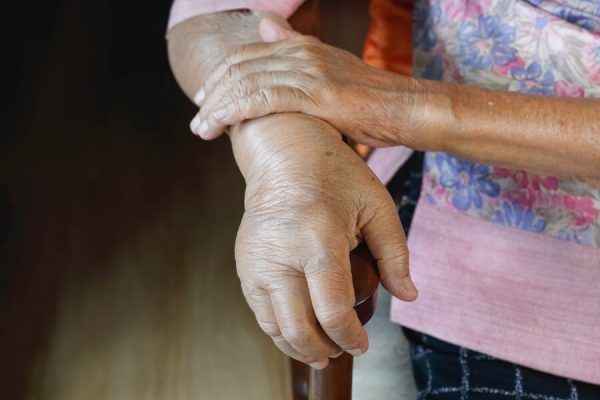อาการนิ้วบวม (Swollen Fingers) สัญญาณเตือนจากร่างกายที่ทุกคนควรรู้