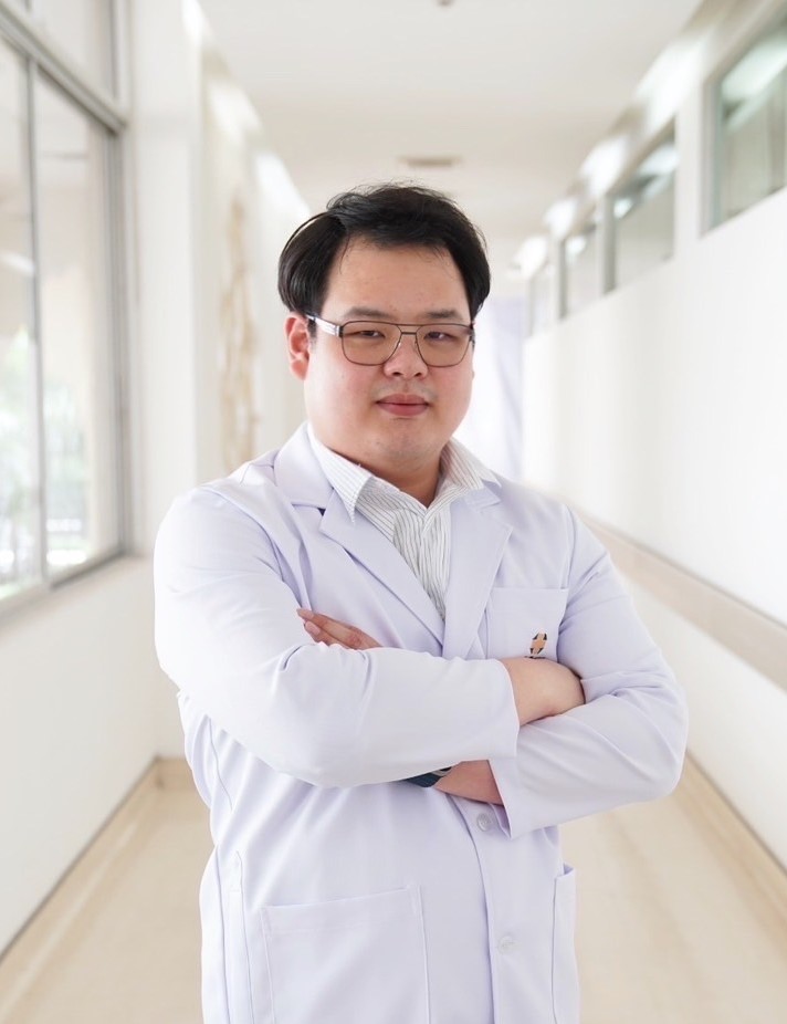 นายแพทย์เมธาศิษฐ์ กุลธนาเรืองนนท์