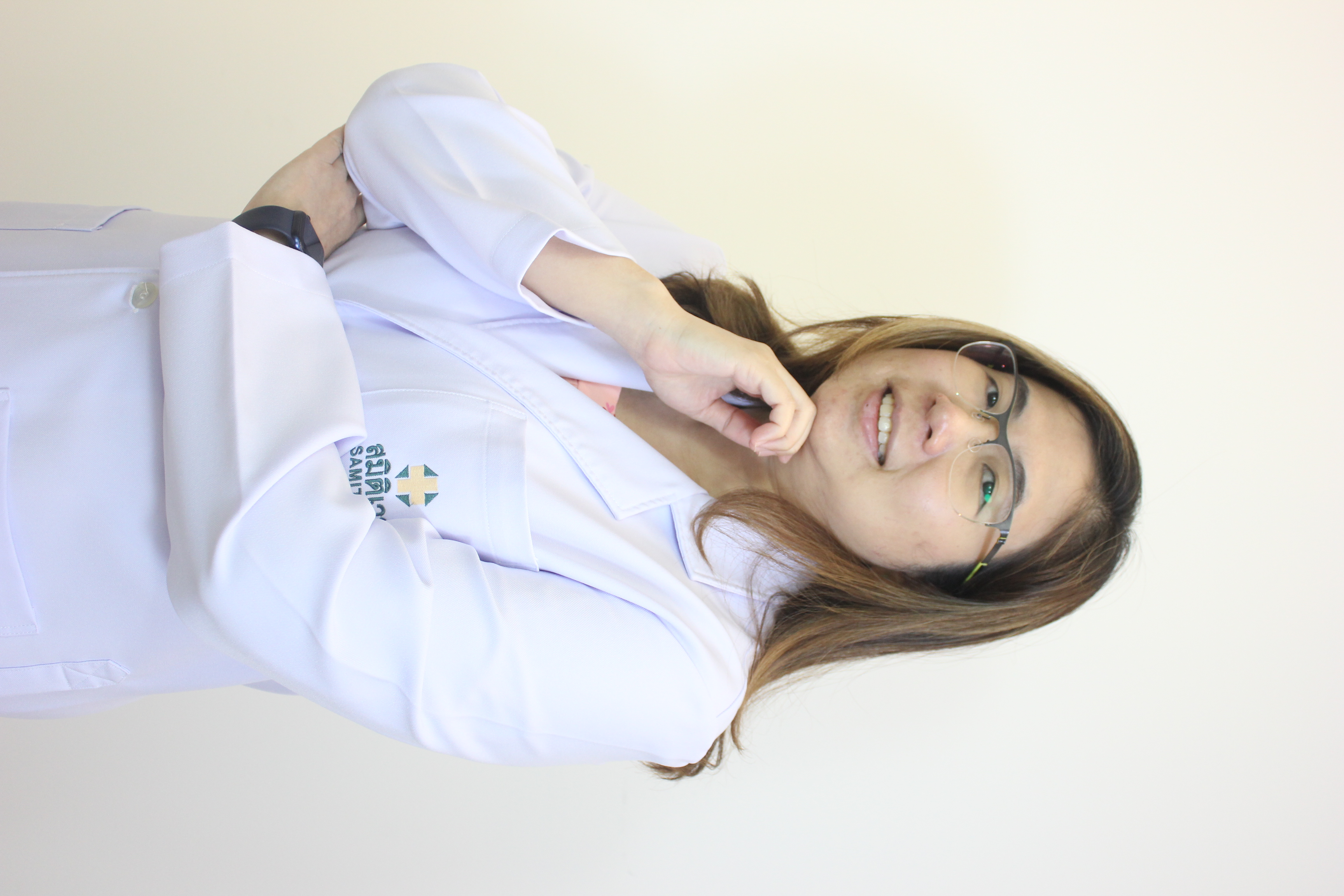 แพทย์หญิง กมลภัทร รักไทย    KAMOLAPHAT RUKTHAI,MD.